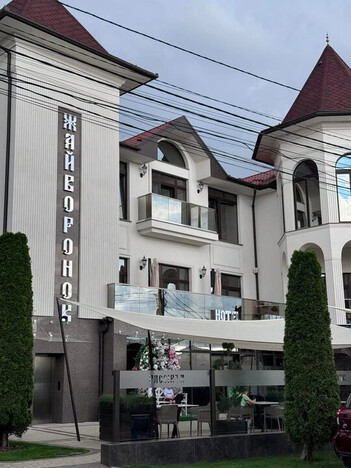 Отель Жайворонок Берегово - Закарпатье