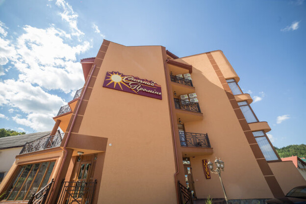 Отель Солнечный Проминь Поляна — Закарпатье