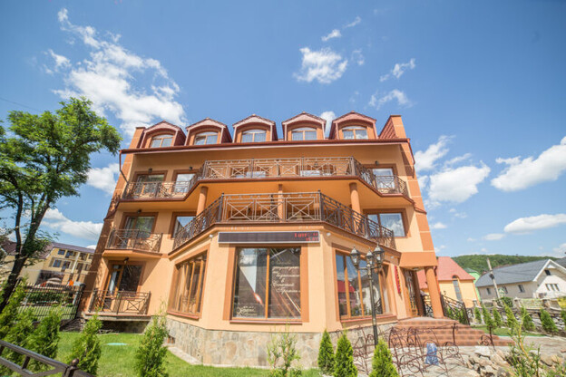 Отель Солнечный Проминь Поляна — Закарпатье