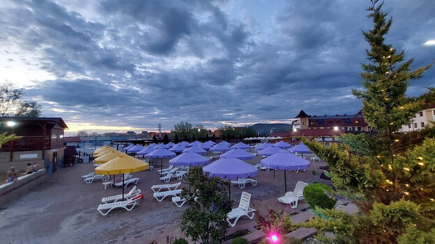 Отель Жайворонок Берегово - Закарпатье