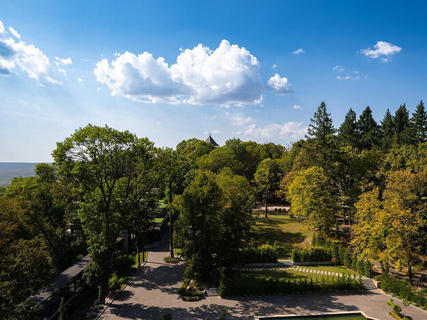 Отель Верховина (Verkhovyna Resort)