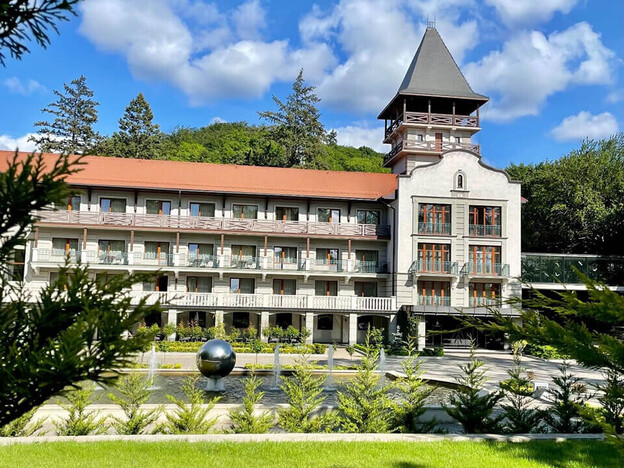 Отель Верховина (Verkhovyna Resort)