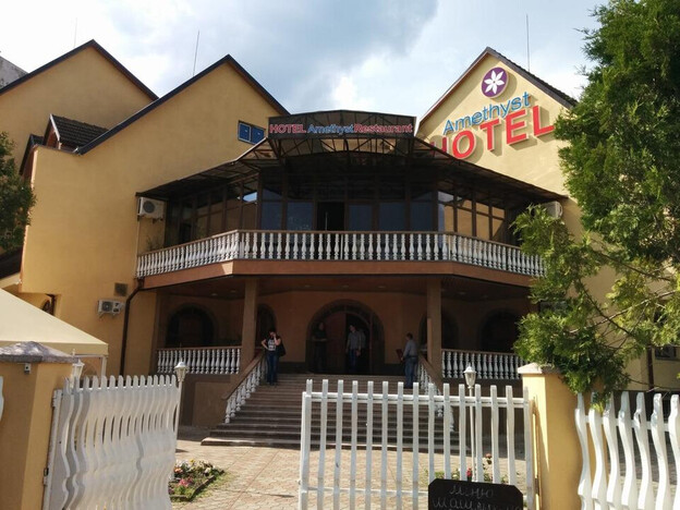 Отель Аметист Мукачево