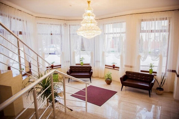 Отель Жайворонок Берегово - Закарпатье