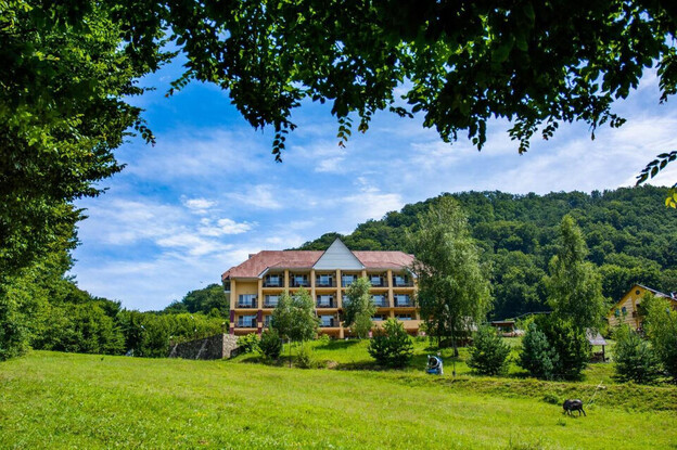 Отель Эрней Лаз Шаян, Закарпатье