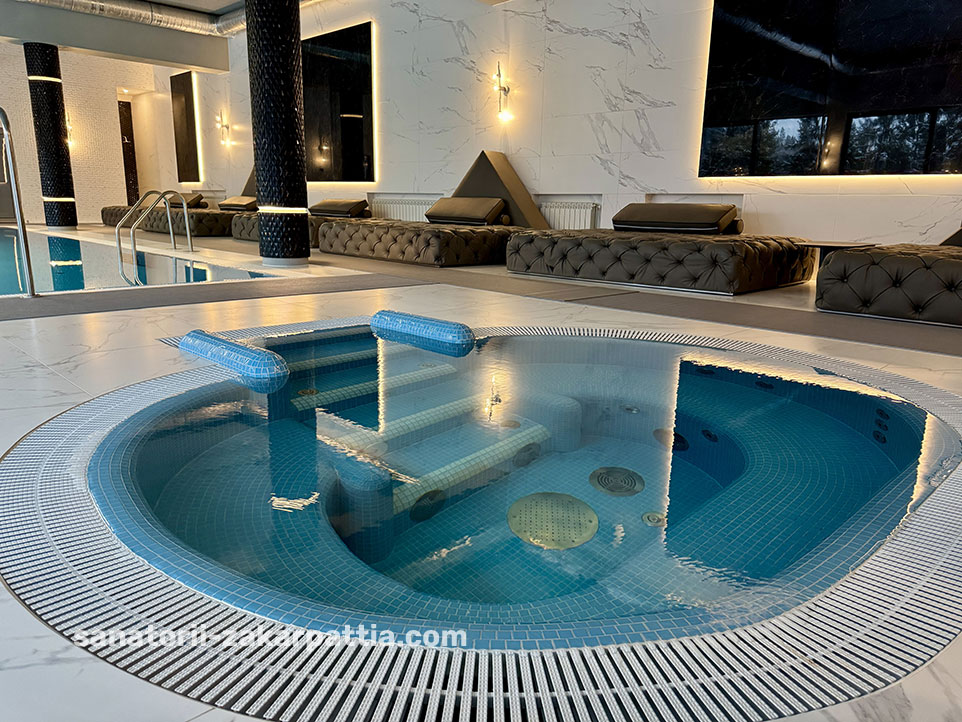 Отели Мукачево с бассейном