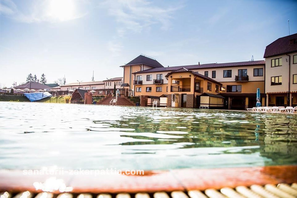 отели с термальными бассейнами