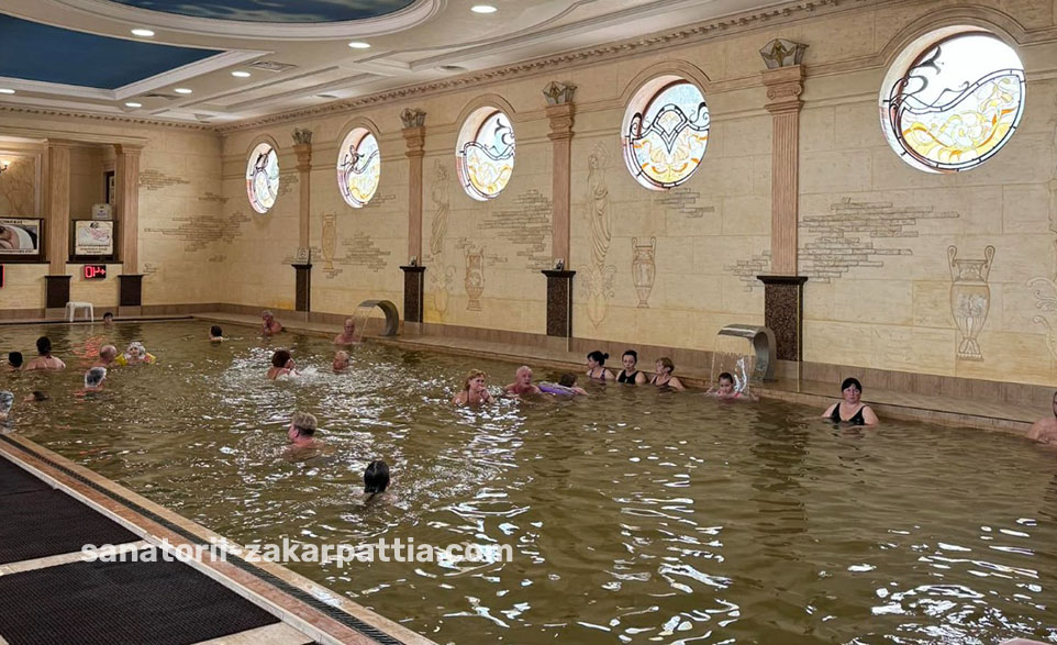 Берегово термальні басейни